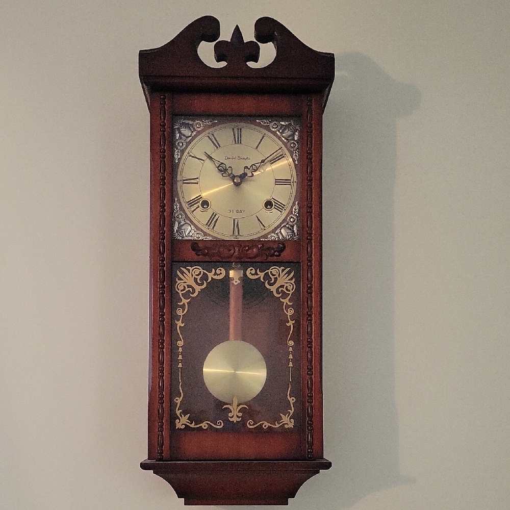 Daniel Dakota Brown Pendulum Grandfather Wall Wind Up Wooden Clock